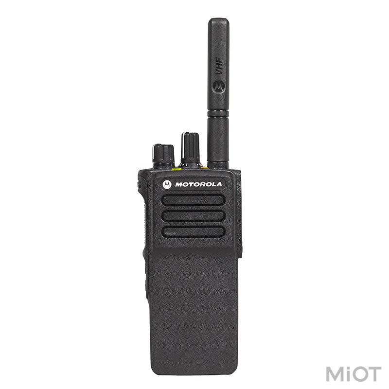 Цифрова портативна радіостанція з зарядним пристроєм - Motorola DP 4401E VHF (MDH56JDC9RA1AN)