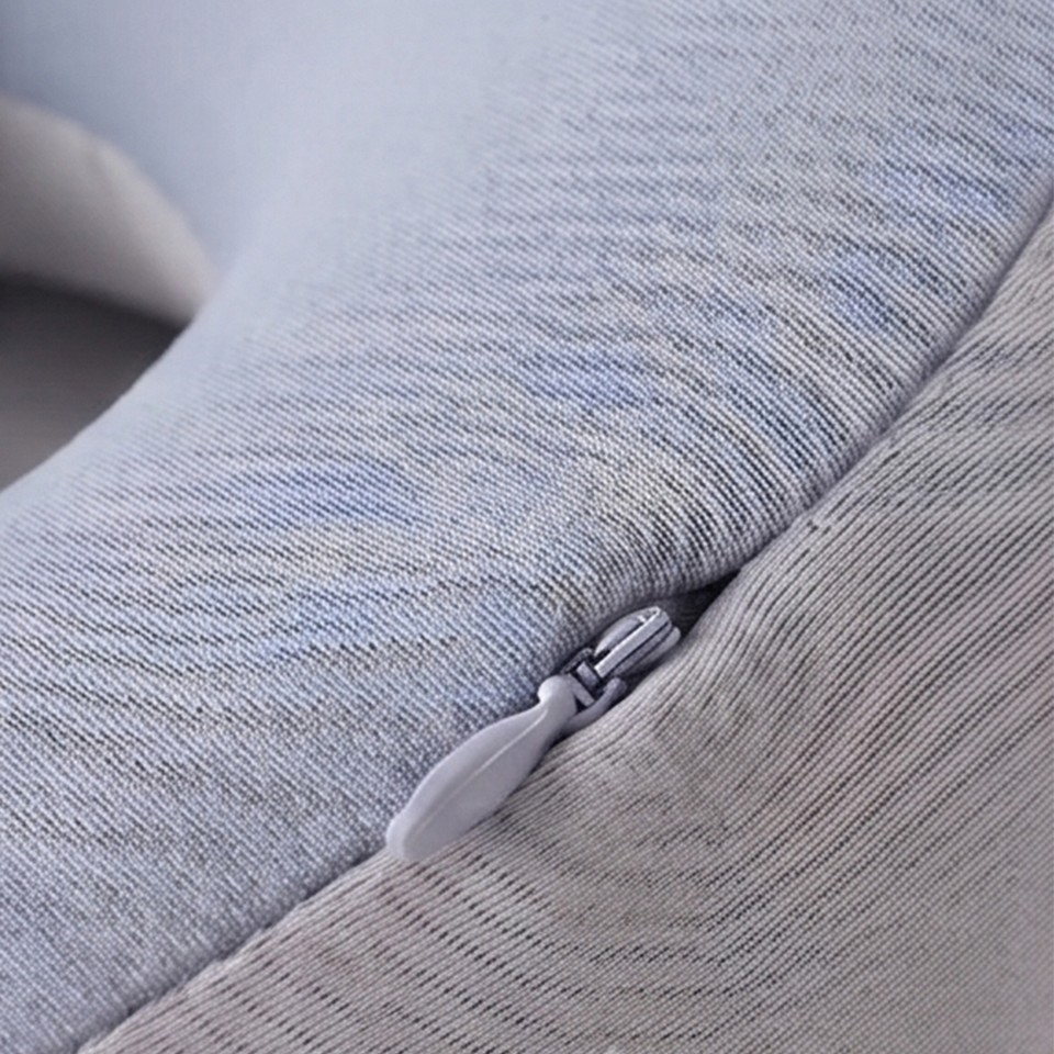 ninetygo-u-shaped-travel-pillow-grey1
