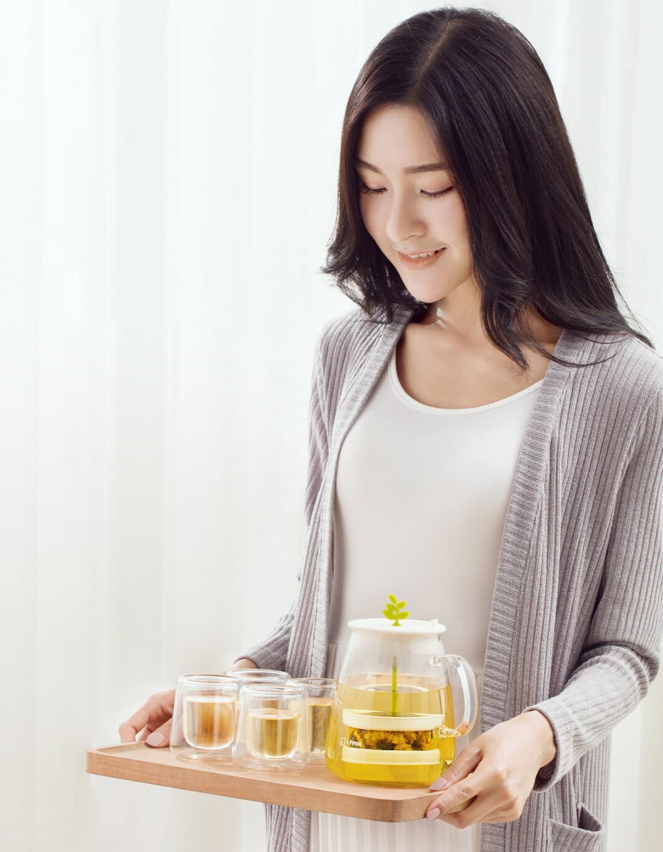 Набір для чаю 17PIN Tea Fun Pot Set Чайник 800ml + склянки 4 * 95ml дівчина з сервізом на підносі