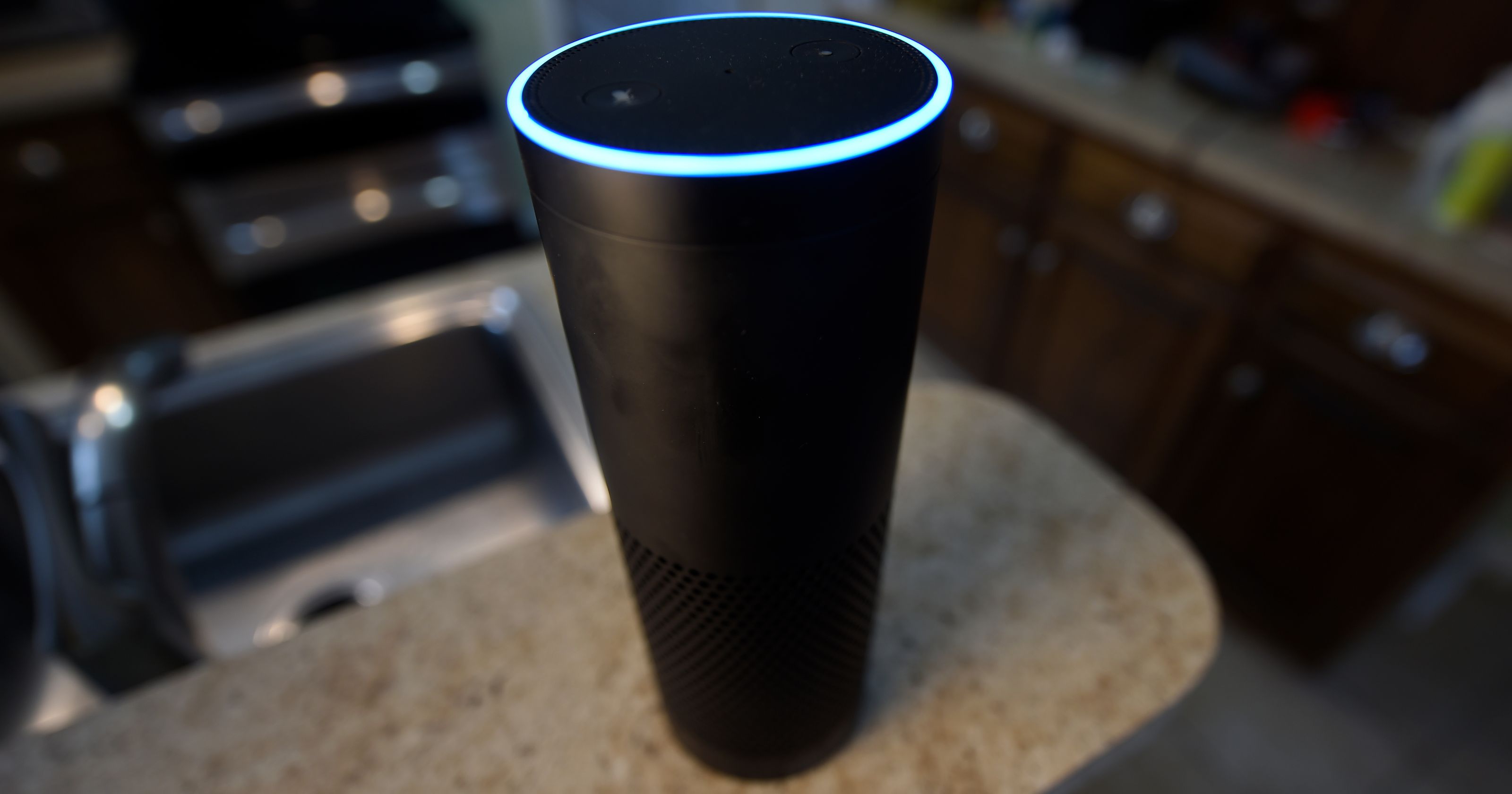 Розумна колонка Amazon Echo дизайн