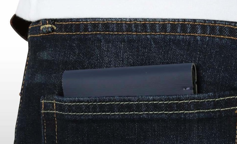 Картхолдер кожаный RunMi 90GOFUN anti-thief wallet в кармане