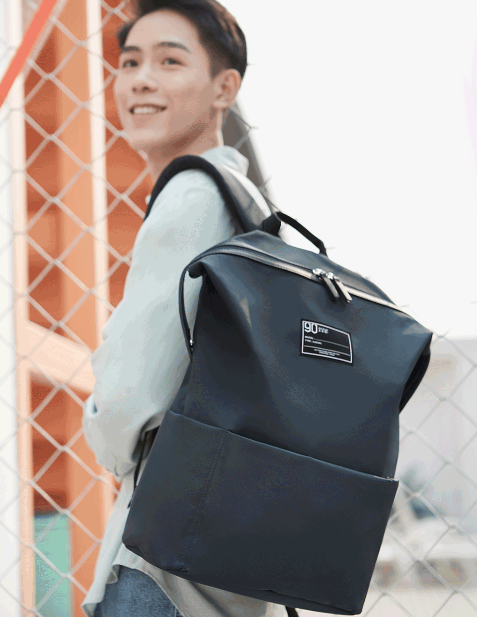 Рюкзак 90FUN Lecturer casual backpack дівчина і хлопець з рюкзаками
