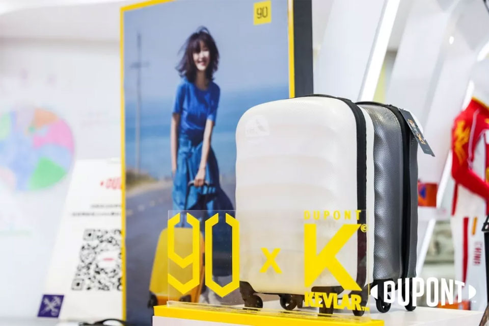 90 Go Fun высокотехнологичный чемодан