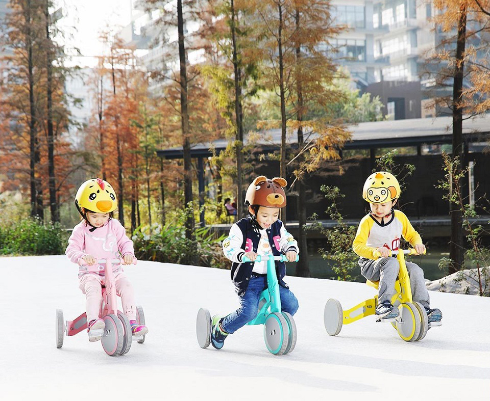 Дитячий велосипед 700Kids TF1 діти катаються