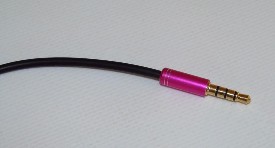 Dual Splitter for 2 listeners pink