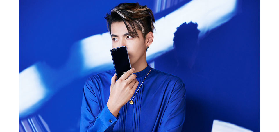 Смартфон Xiaomi Mi Note 3 6/128GB яркость дисплея