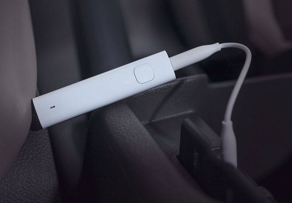 Mi Bluetooth Audio Receiver White в автомобілі