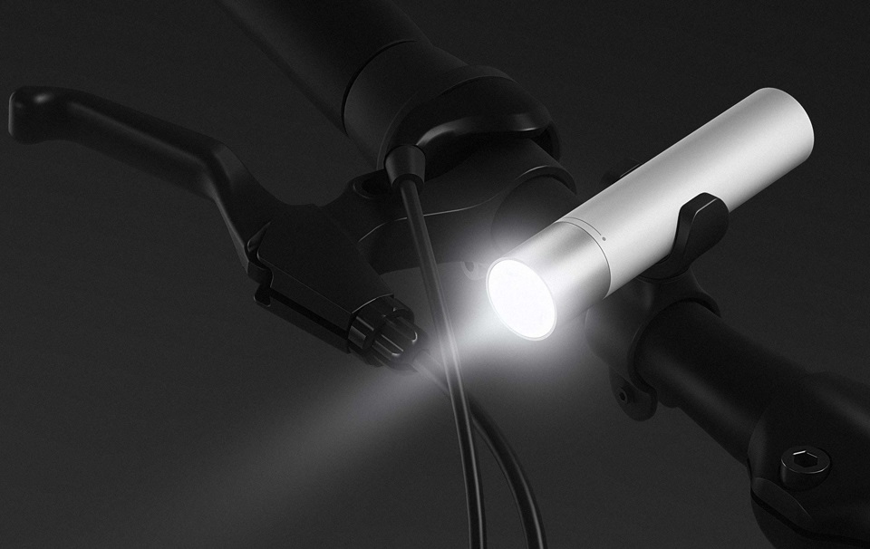 Ліхтарик Mi Portable Flashlight 3350 мАг на кермі велосипеда