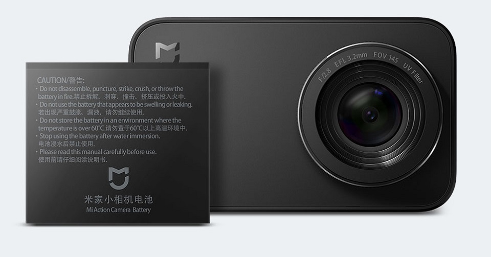 Батарея для камеры MiJia 4K Small Camera 1450 mAh 4K Action Camera Battery рядом с камерой