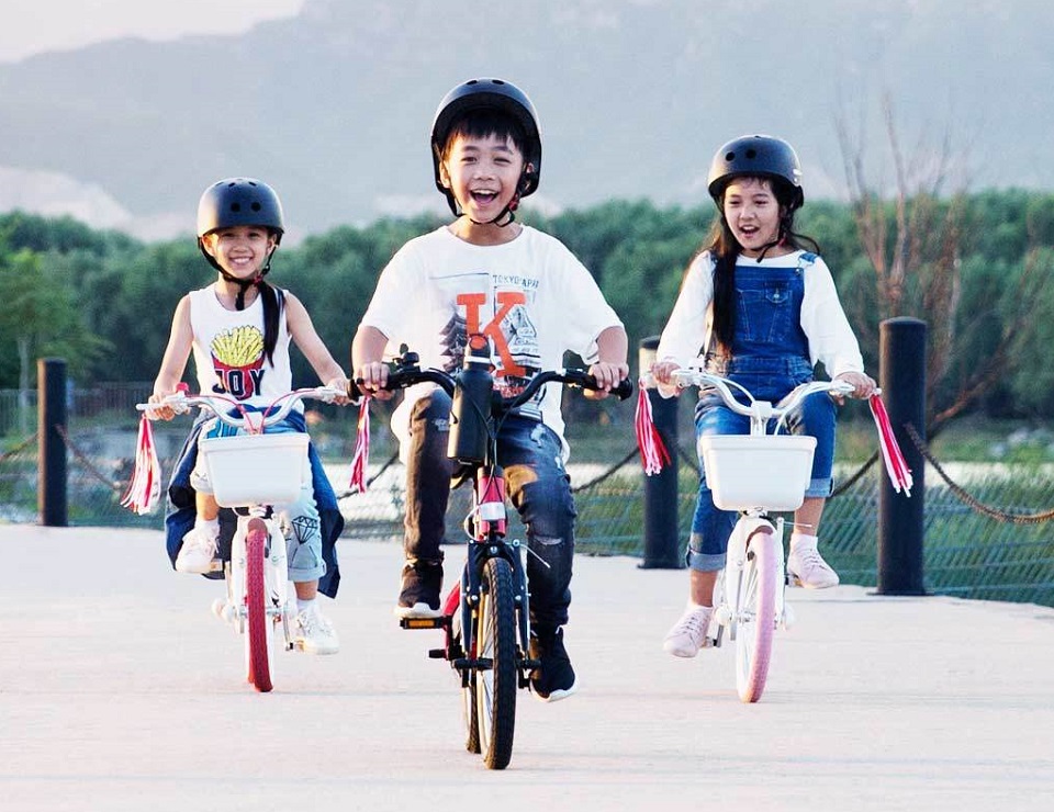 Велосипед Ninebot Kids Bike Pink/White N1KG16 for Girls 5-8 years дети катаются