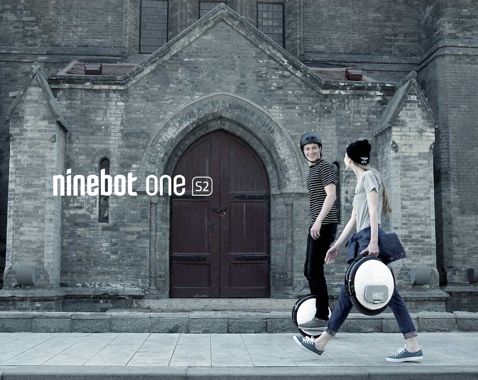 Моноцикл Ninebot by Segway One S2 на вулицях міста