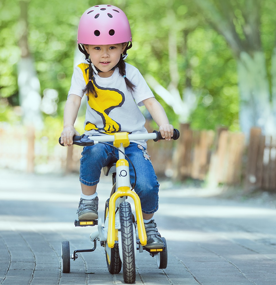 Qicycle Children Bike с дополнительными боковыми колесами