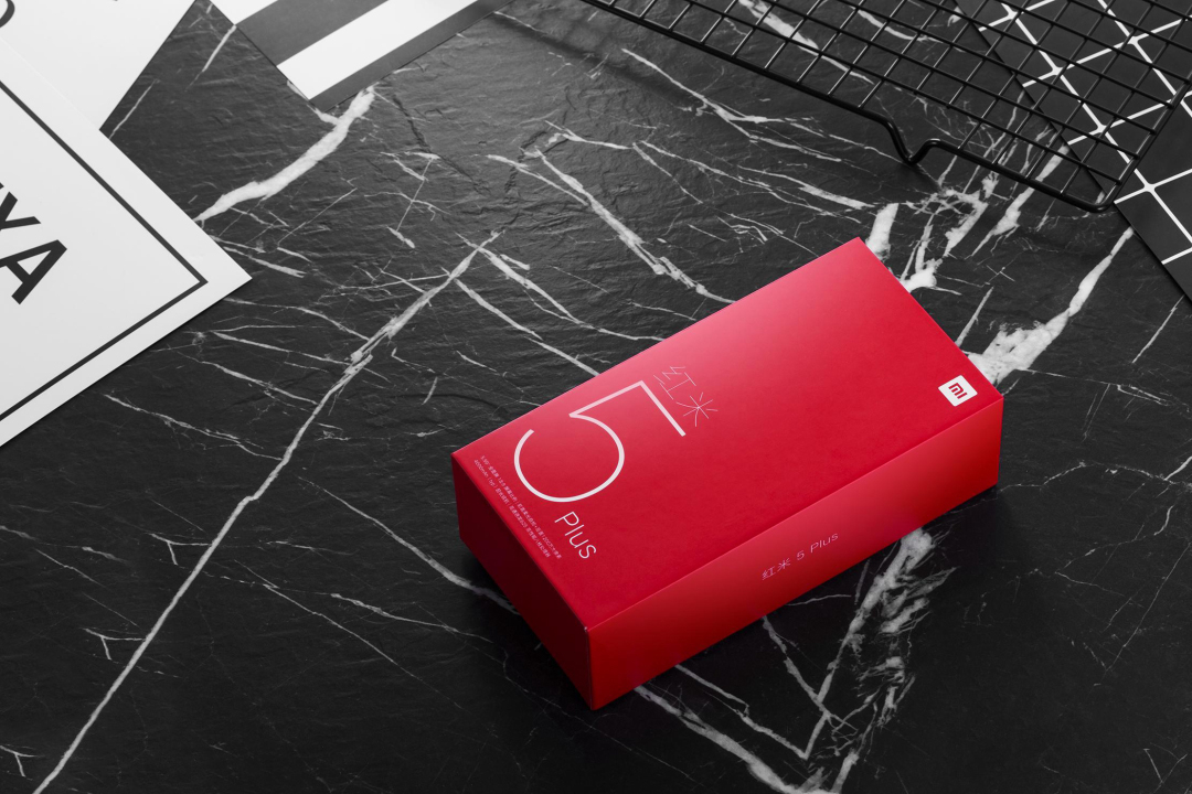 RedMi 5 Plus червона упаковка