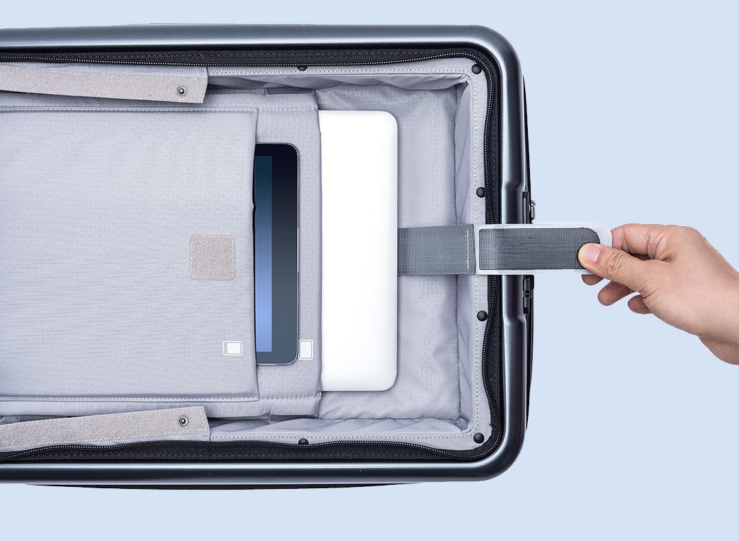 RunMi 90 Commercial Suitcase Titanium Gray 20 бічне відділення