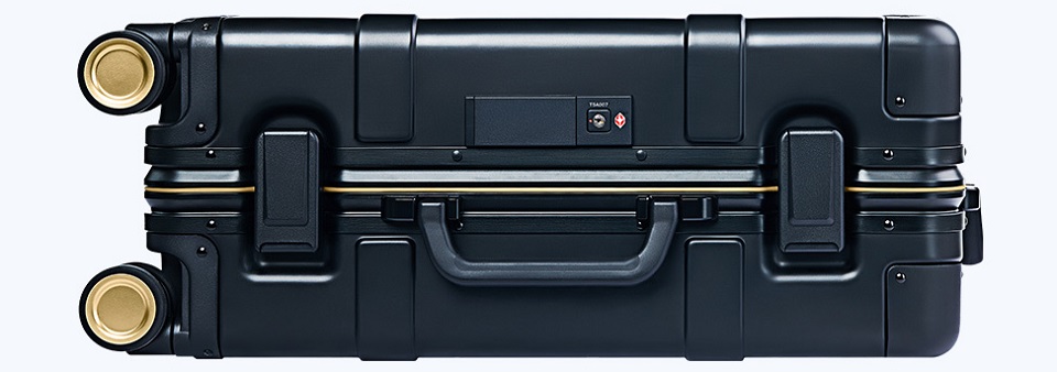 Чемодан RunMi 90 Points Smart Metal Suitcase Fingerprint Unlock Black 20" вид сбоку