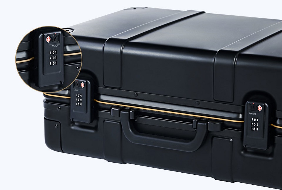Чемодан RunMi 90 Points Smart Metal Suitcase Fingerprint Unlock Black 20" механический замок