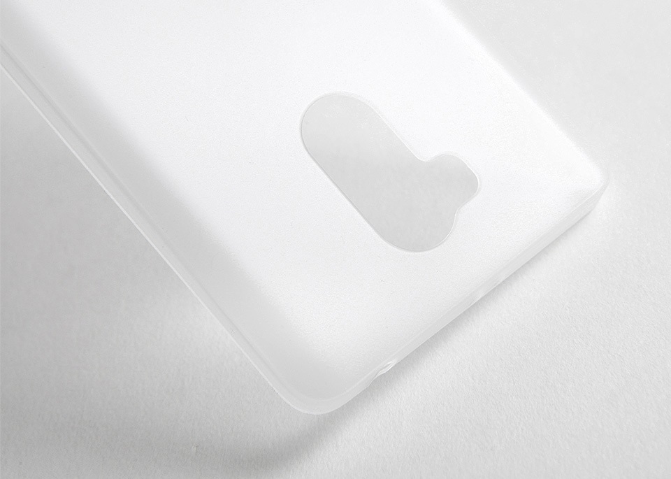 Чехол бампер силиконовый для смартфонов Xiaomi Redmi 4 Pro White вырез под камеру