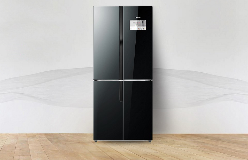 Умный холодильник Viomi Smart Refrigerator iLive Four Door Voice version крупным планом в комнате