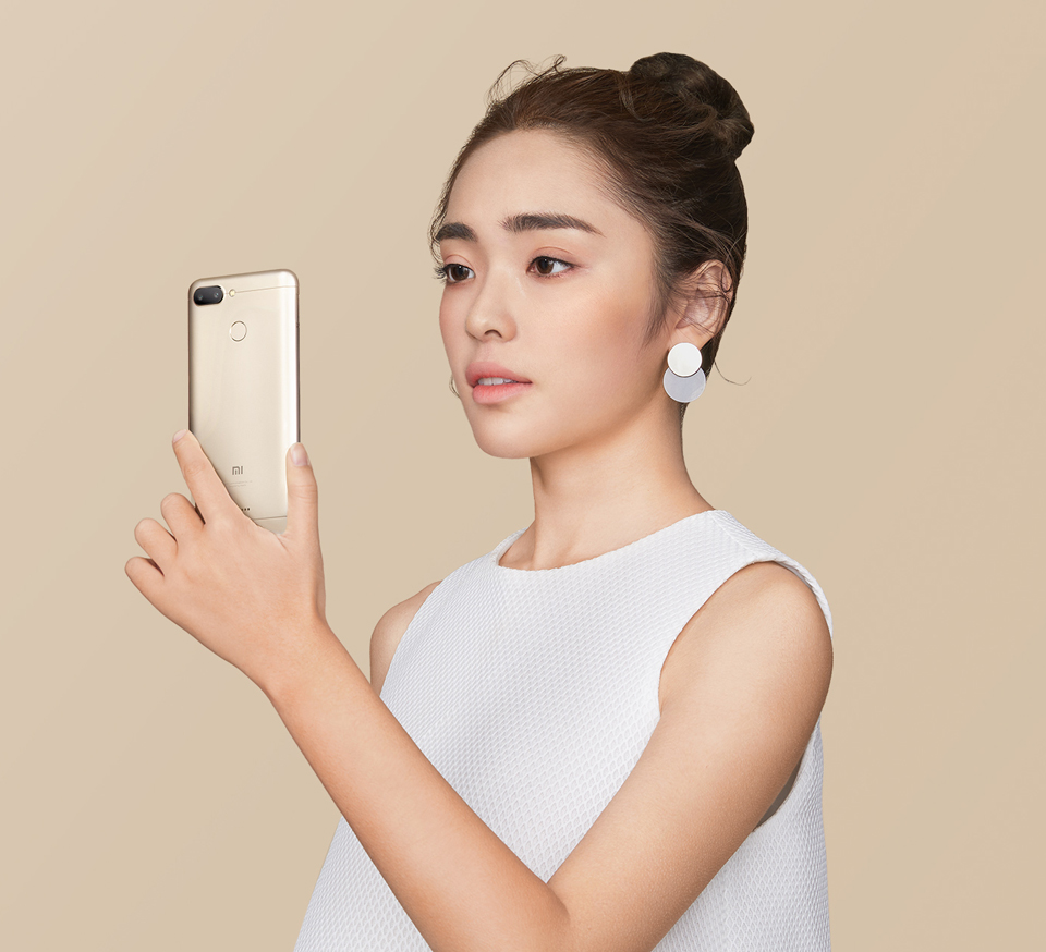 Смартфон Xiaomi Redmi 6 cелфі
