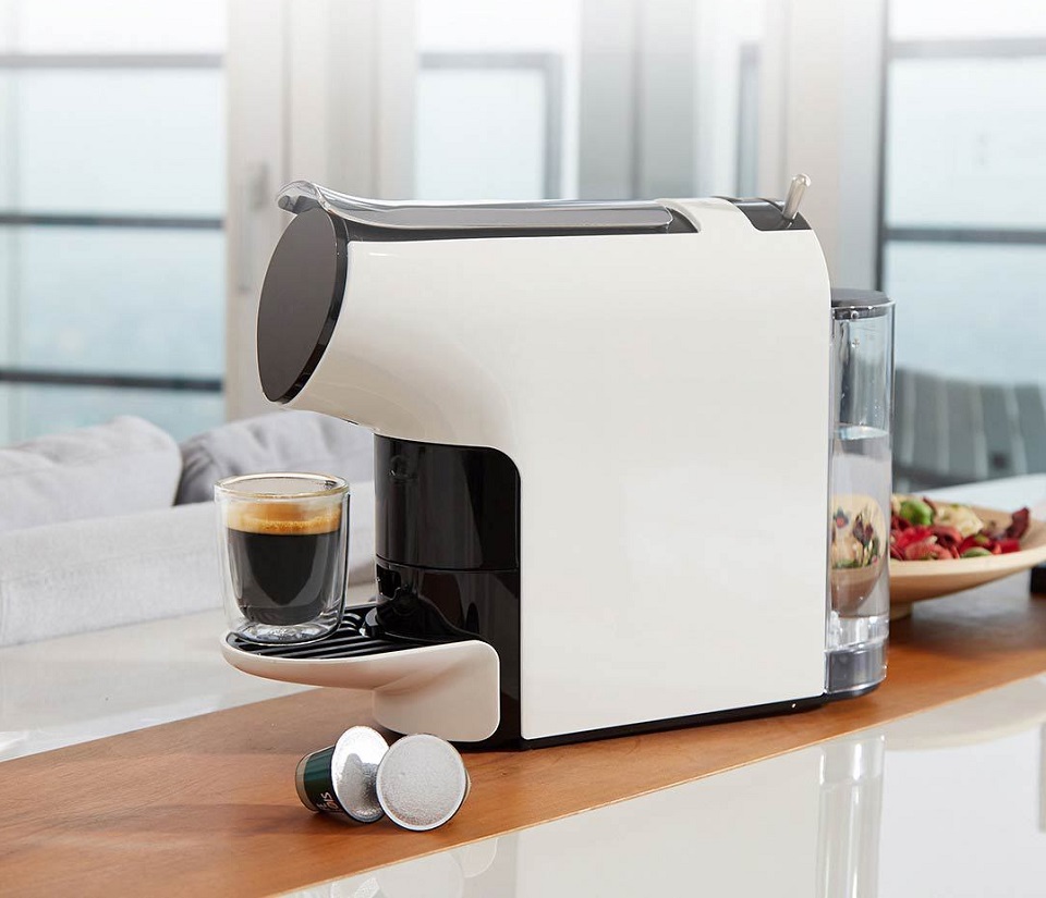 Кавомашина Scishare Coffee Machine вид збоку приготовання кави