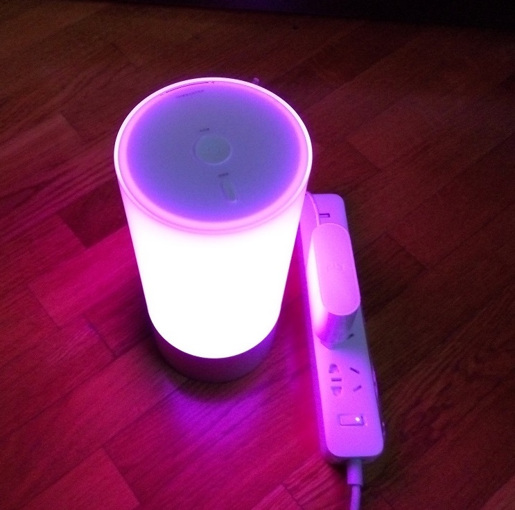 Прикроватная лампа Yeelight Bedside Lamp фиолетовая подсветка