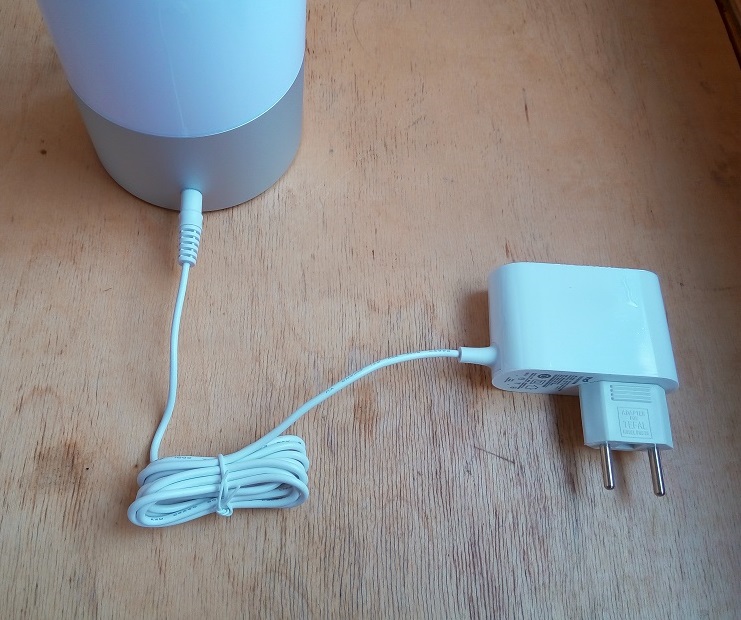 Прикроватная лампа Yeelight Bedside Lamp - адаптер зарядки