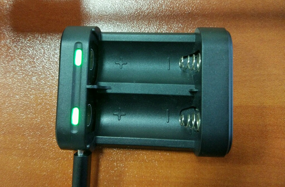 Зарядное устройство для аккумуляторов стедикам YI Handheld Gimbal