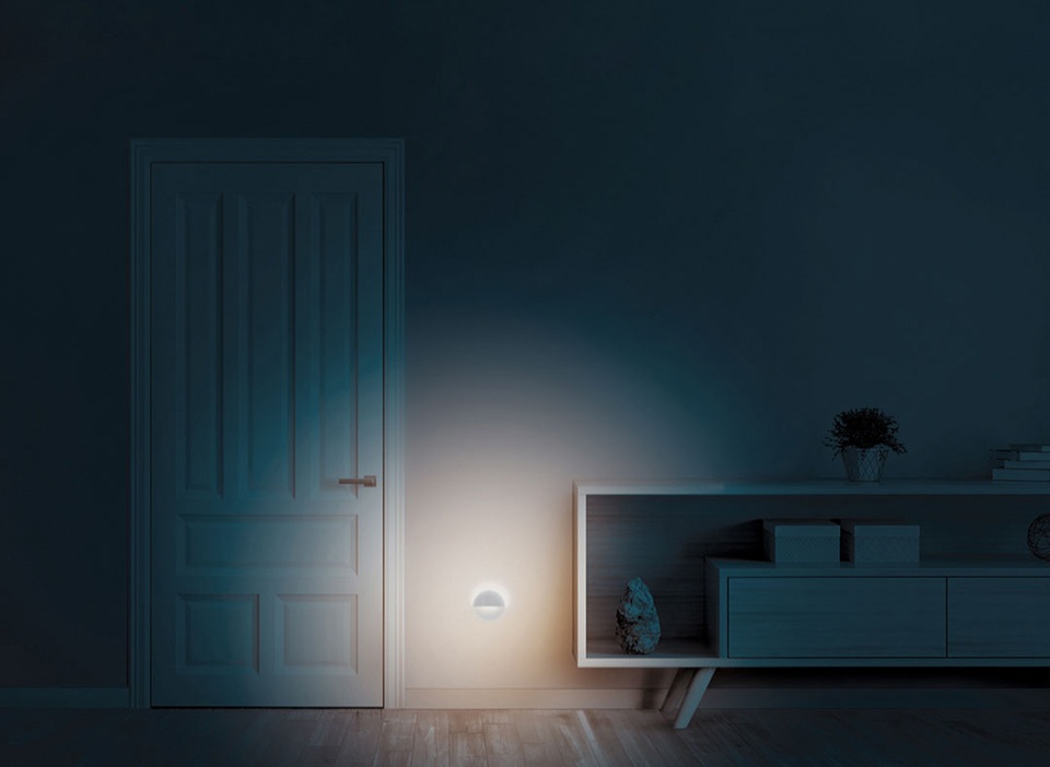 Нічна лампа Mijia Philips Bluetooth Night Light White в кімнаті