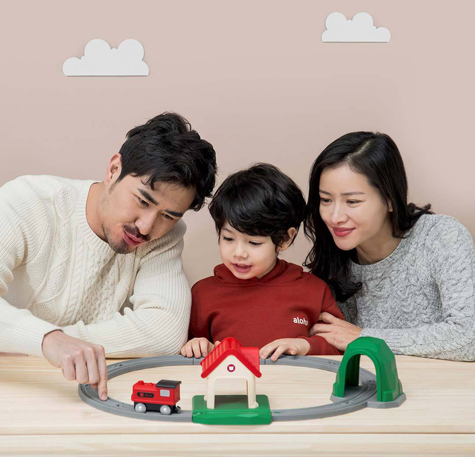 Деревянная железная дорога MiTU Track building block sound and light train ребенок играет с родителями