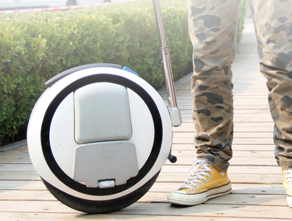 Ninebot-One-intelligent-somatosensory-cart-trolley-4.jpg