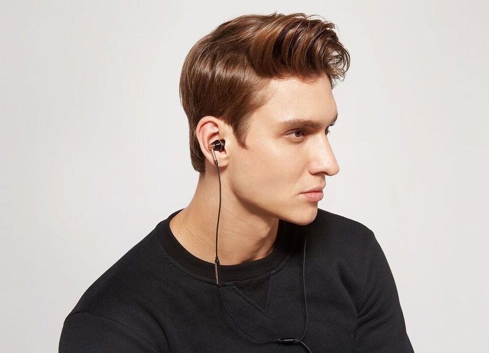 Triple Driver Lightning In-Ear Headphones ергономічний дизайн