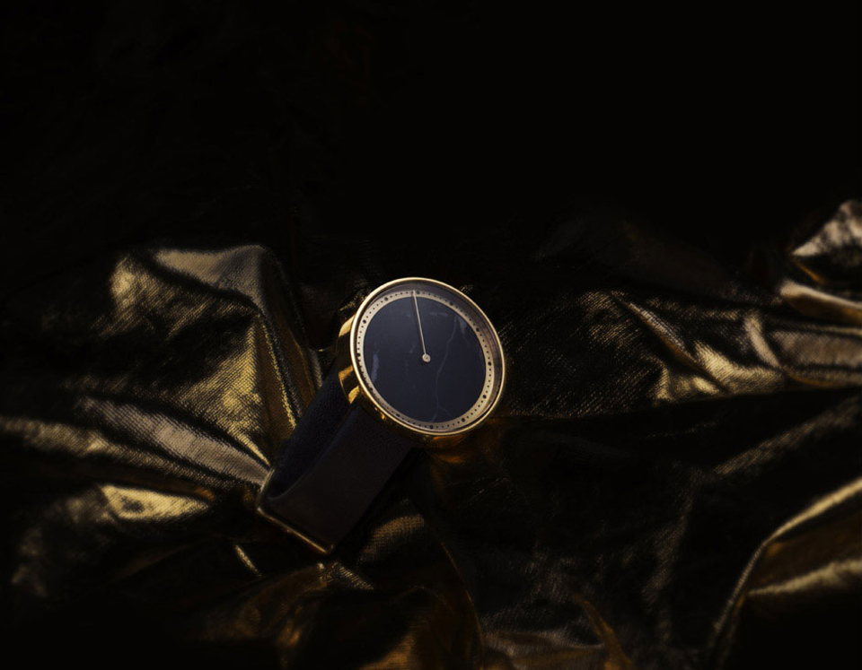 Кварцові годинники ULTRATIME ZERO Quartz watches золоті