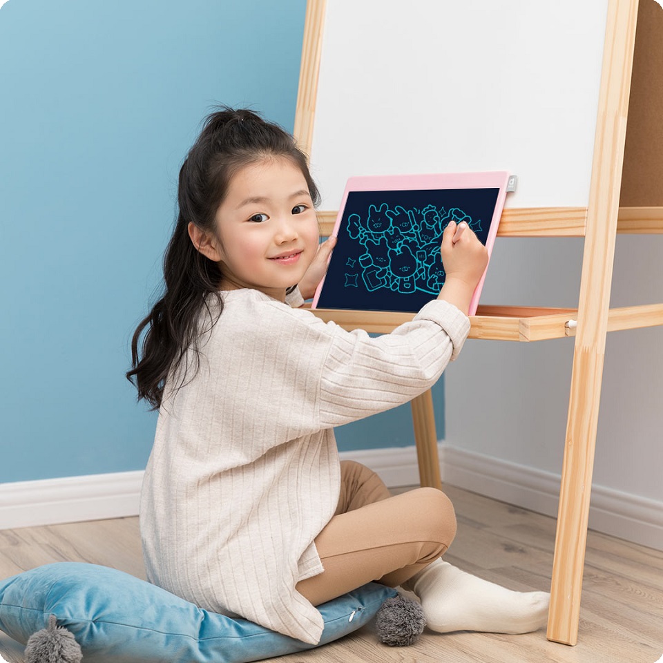 Дитячий планшет для малювання Xiaomi Jiqidao Smart Small Children Writing Pink (XHB01JQD) дитина малює