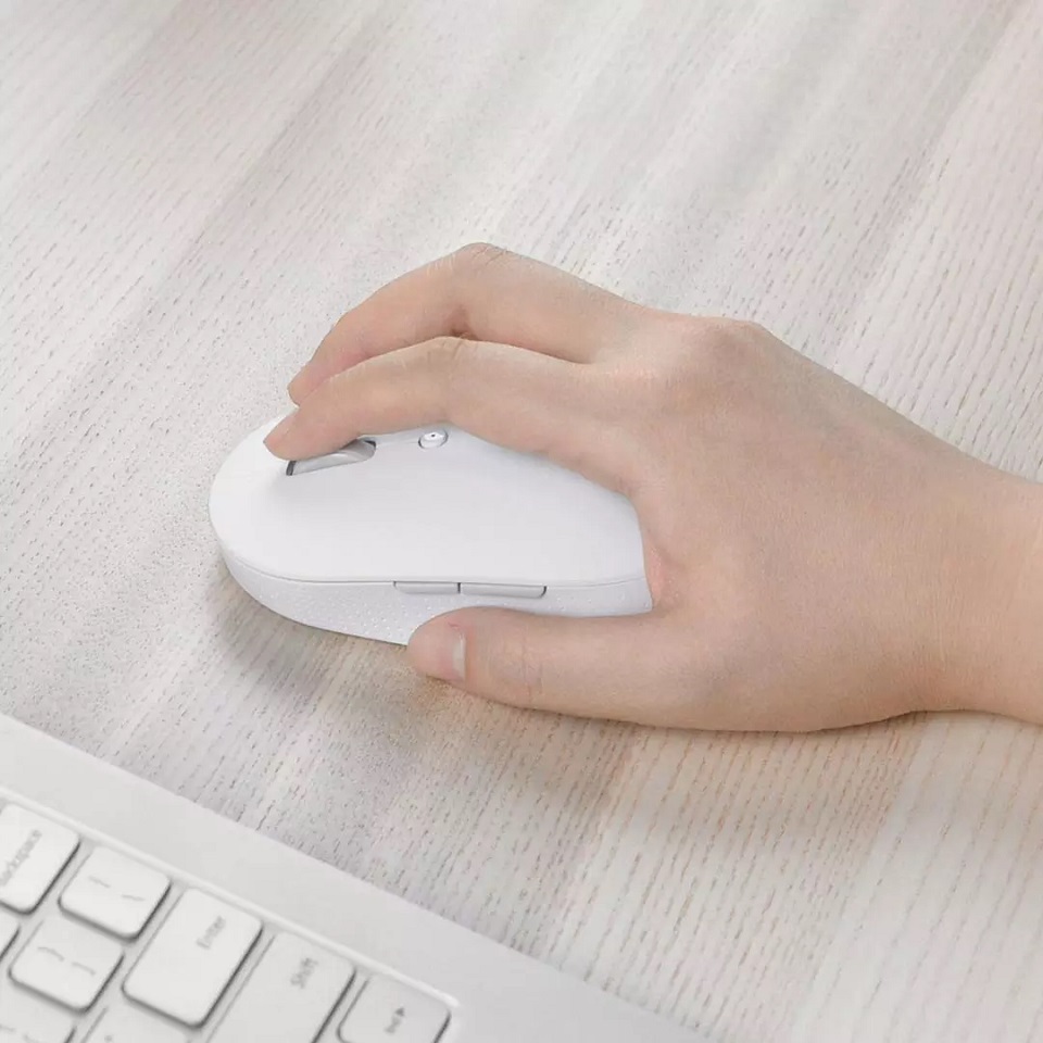 Миша Xiaomi Mi Wireless Bluetooth Dual Mode Mouse Silent Edition управління рукою