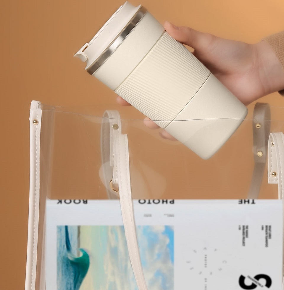 Термосклянка Xiaomi QUANGE KF100 Milk White демонстрація портативності
