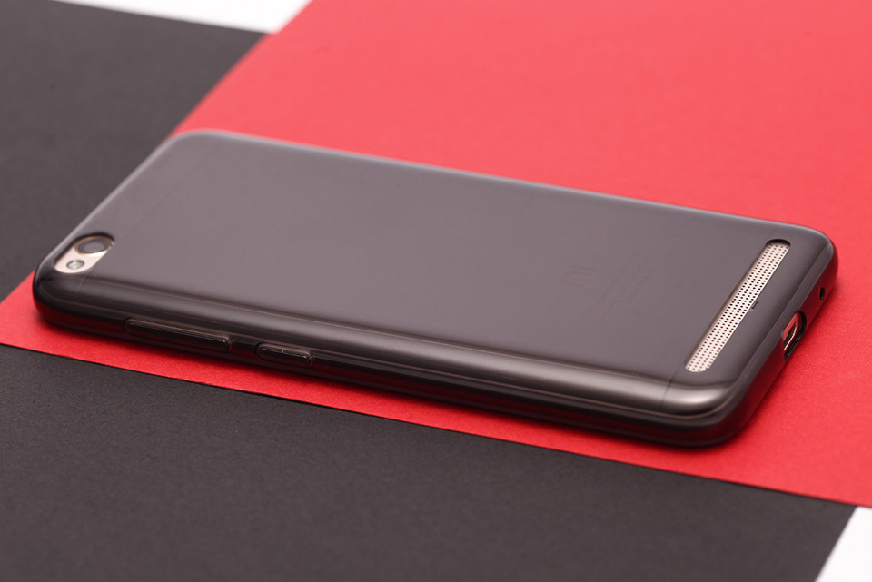 Чехол бампер Xiaomi Redmi 5A TPU Case черного цвета
