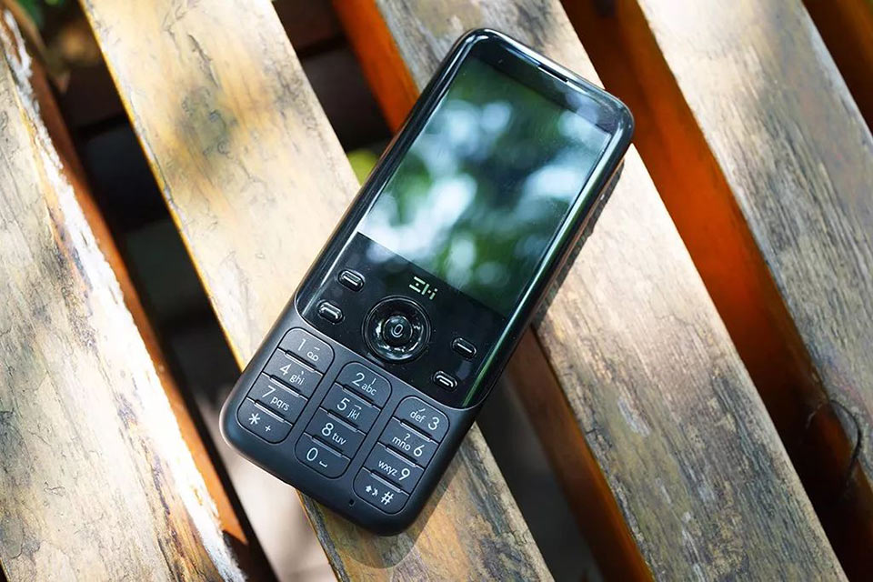ZMi Z1 стильний кнопковий телефон перекладач
